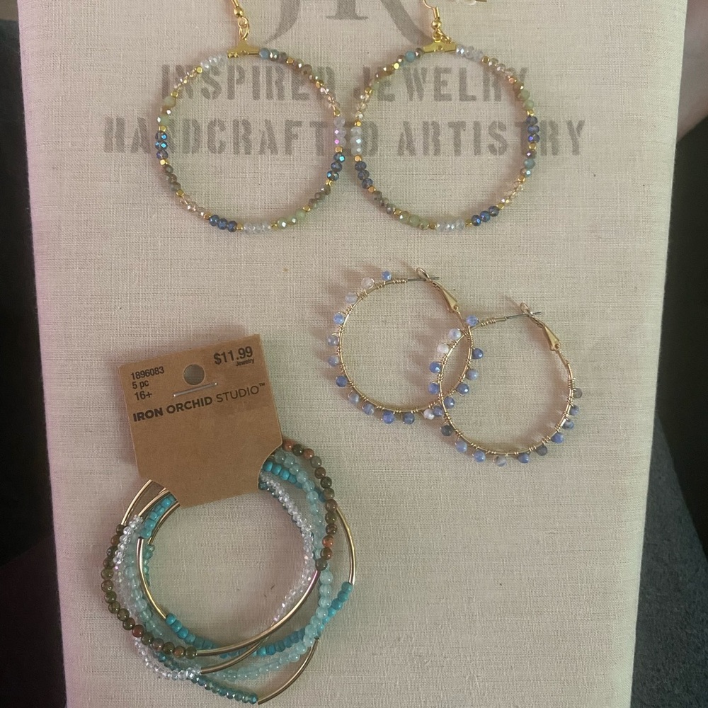 5 pc Bracelet with 2 pairs of earrings that match the bracelet or can wear alone